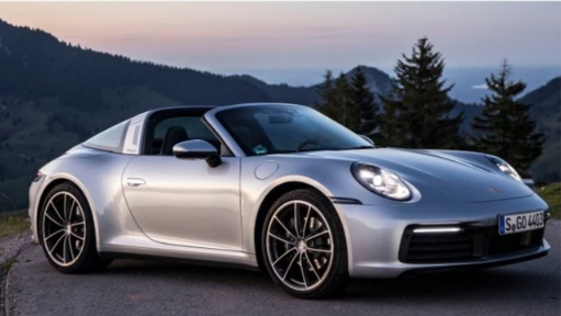 保时捷911 Targa4中优雅与运动的结合，是很多男生的梦想