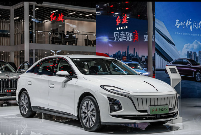 红旗E-QM5荣获2023“人民之选”汽车风云榜年度轿车奖
